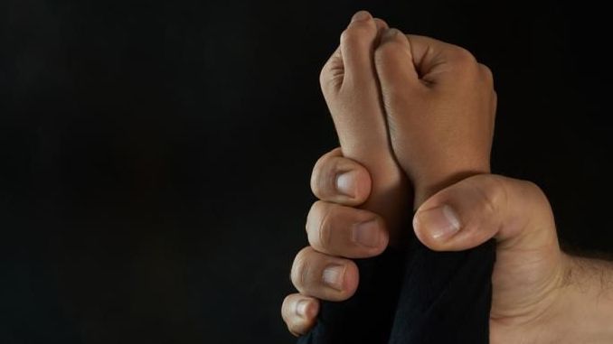Orangtua Wajib Tahu Cara Mengenali Predator Seksual Anak