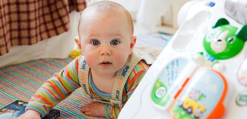 6 Kebiasaan yang Bisa Ibu Terapkan untuk Membuat Bayi Pintar